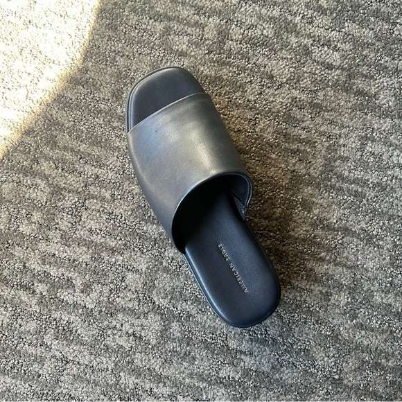 American Eagle Platform Sandals - Picture 2 of 3